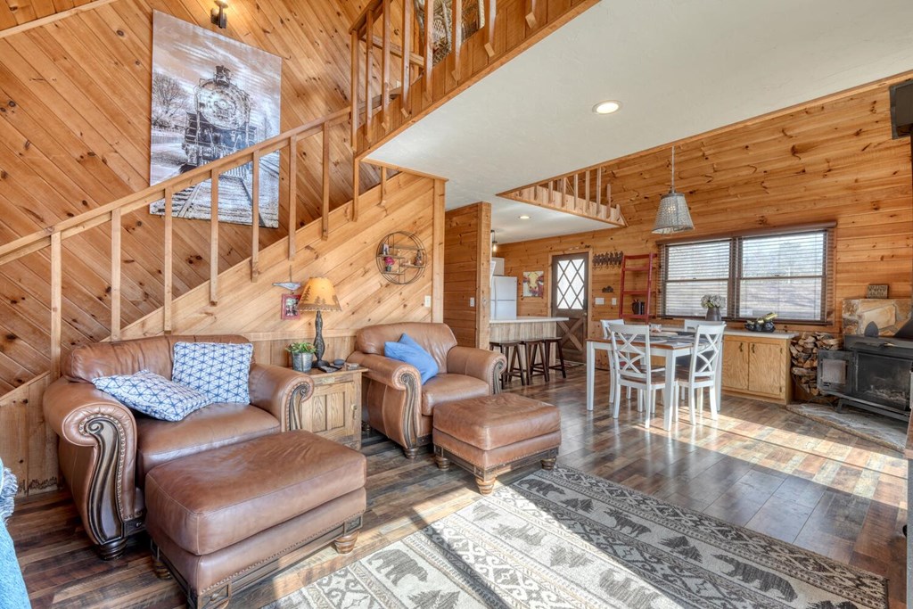 424836 Hayesville Residential