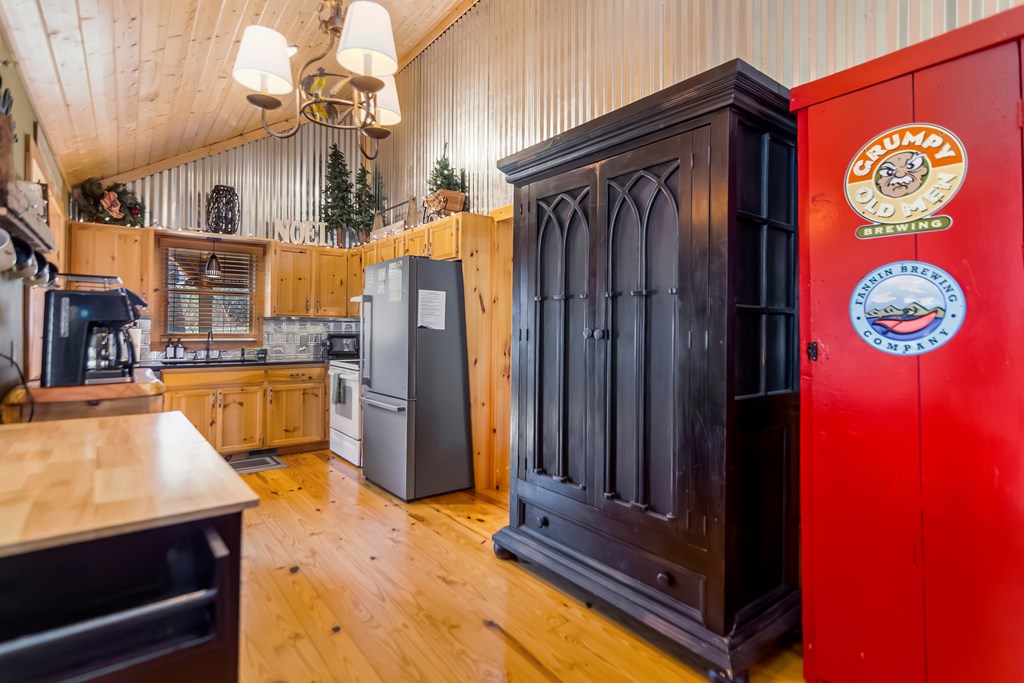 424837 Blue Ridge Residential