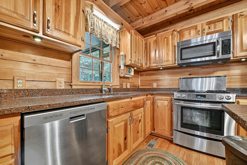 424842 Ellijay Residential