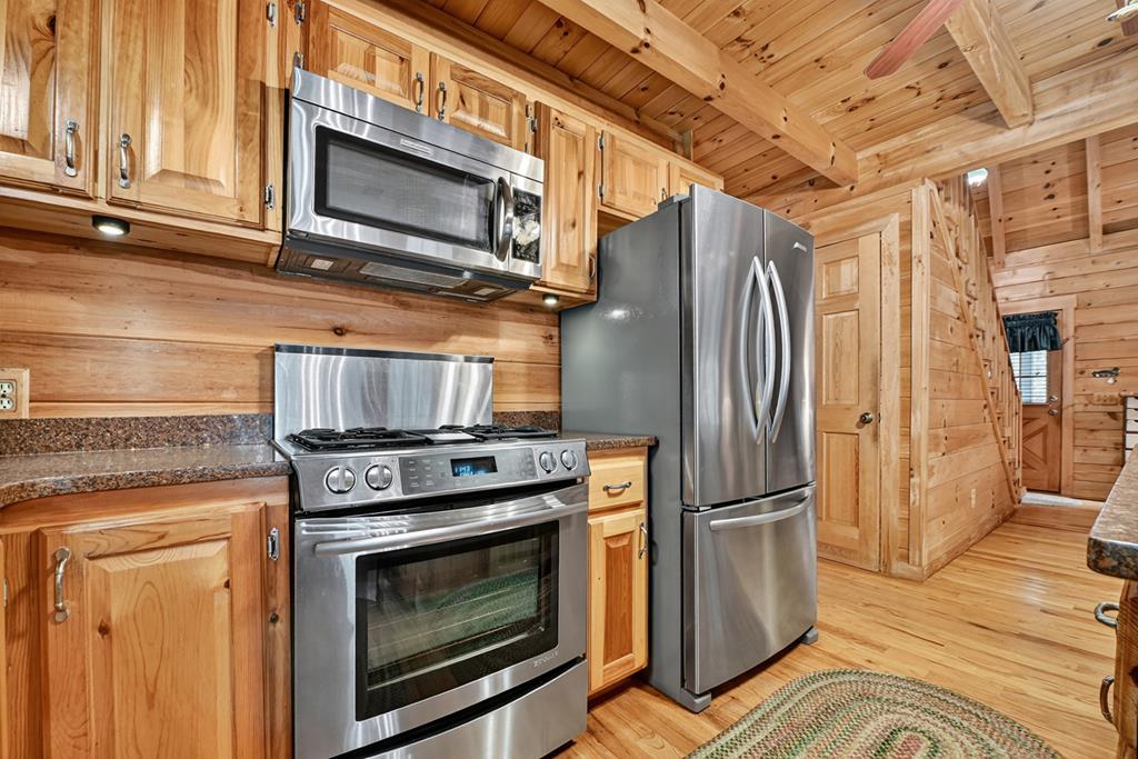 424842 Ellijay Residential