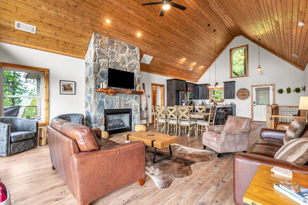 424843 Jasper Residential