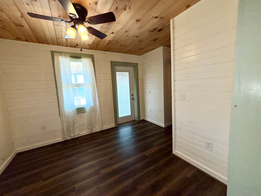 424846 Hayesville Residential