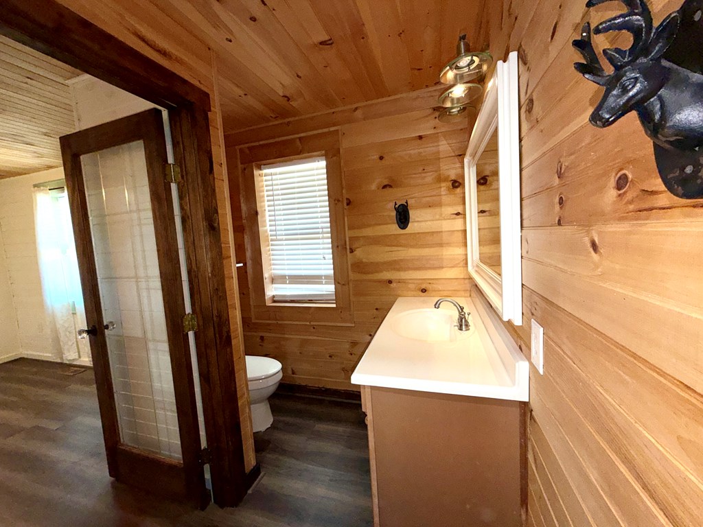 424846 Hayesville Residential