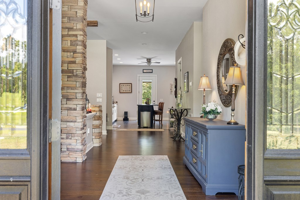 424855 Young Harris Residential