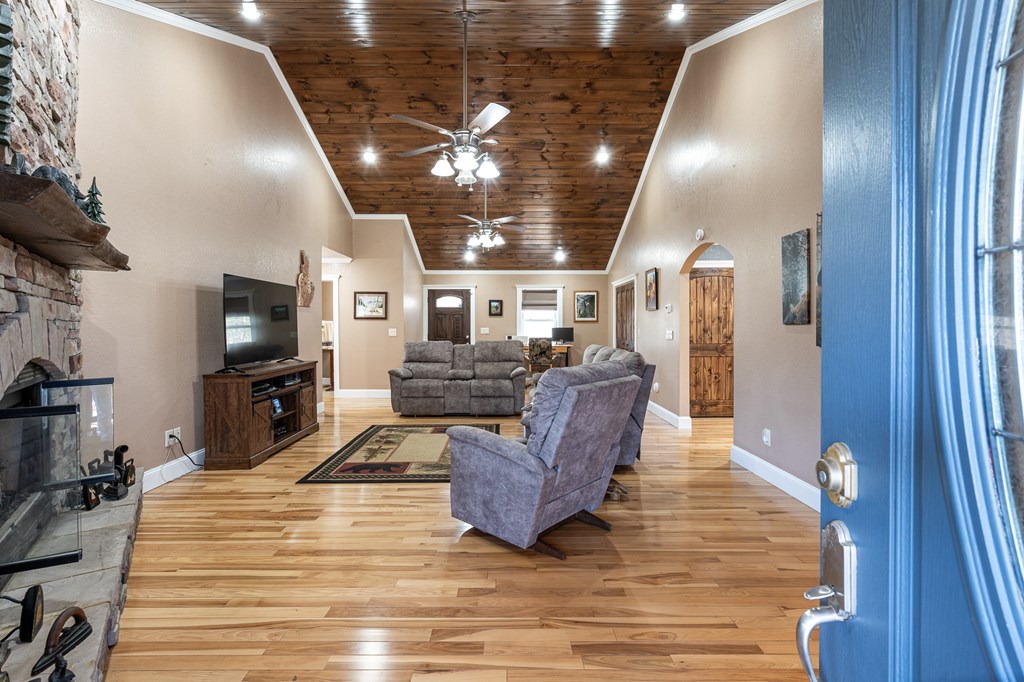 424860 Murphy Residential