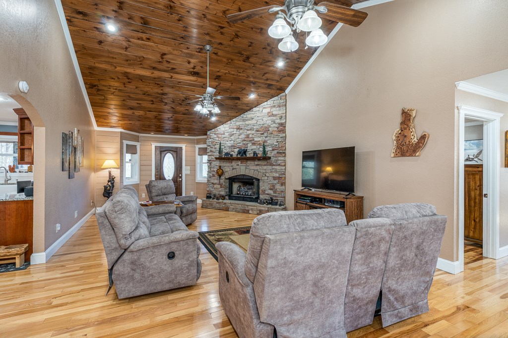 424860 Murphy Residential