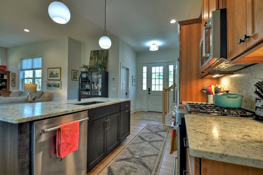 424861 Blue Ridge Residential