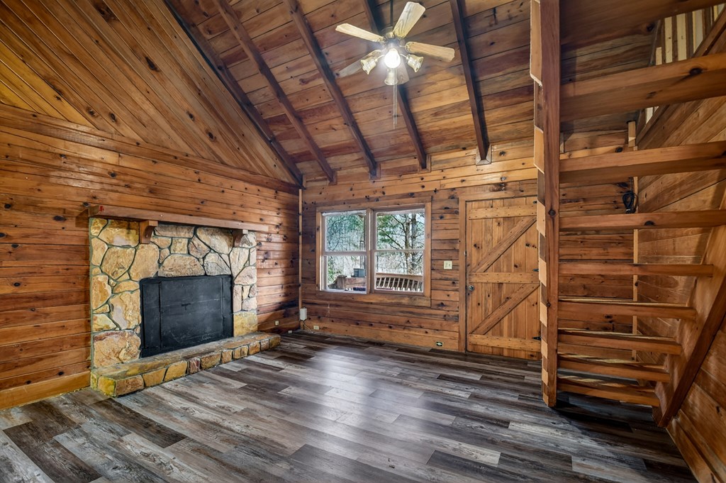 424864 Mineral Bluff Residential