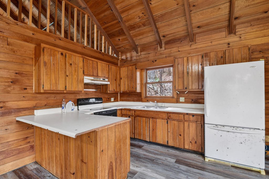 424864 Mineral Bluff Residential