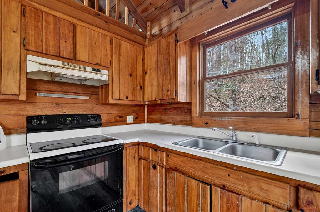 424864 Mineral Bluff Residential