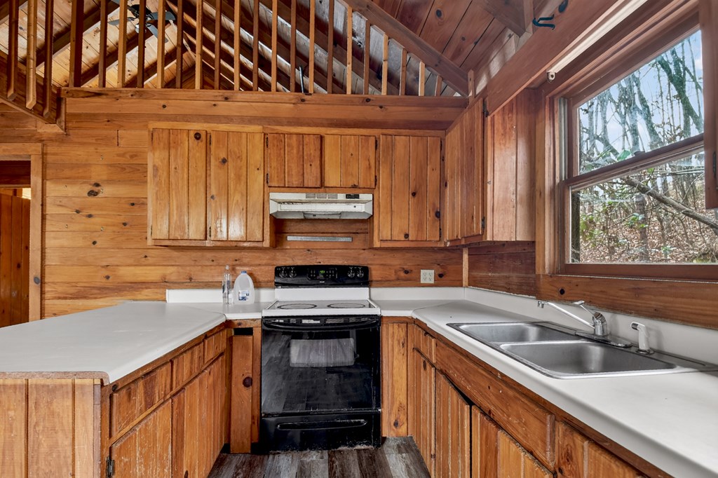 424864 Mineral Bluff Residential