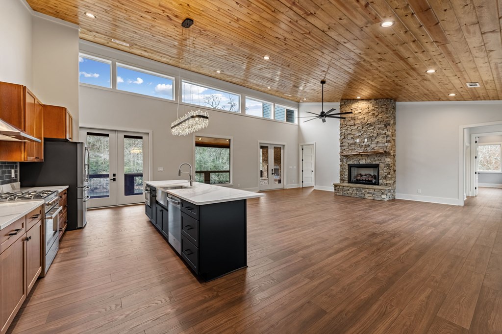 424867 Blue Ridge Residential