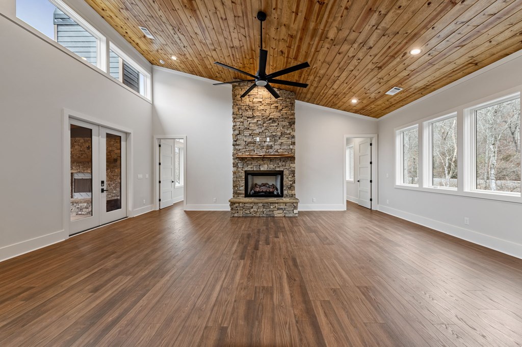 424867 Blue Ridge Residential