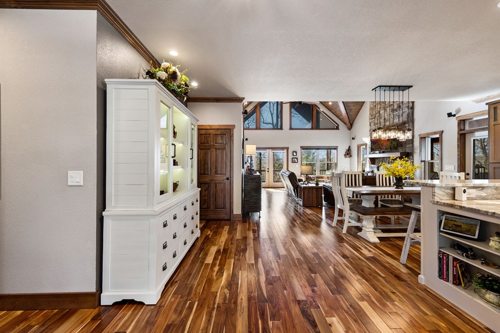 424870 Mineral Bluff Residential