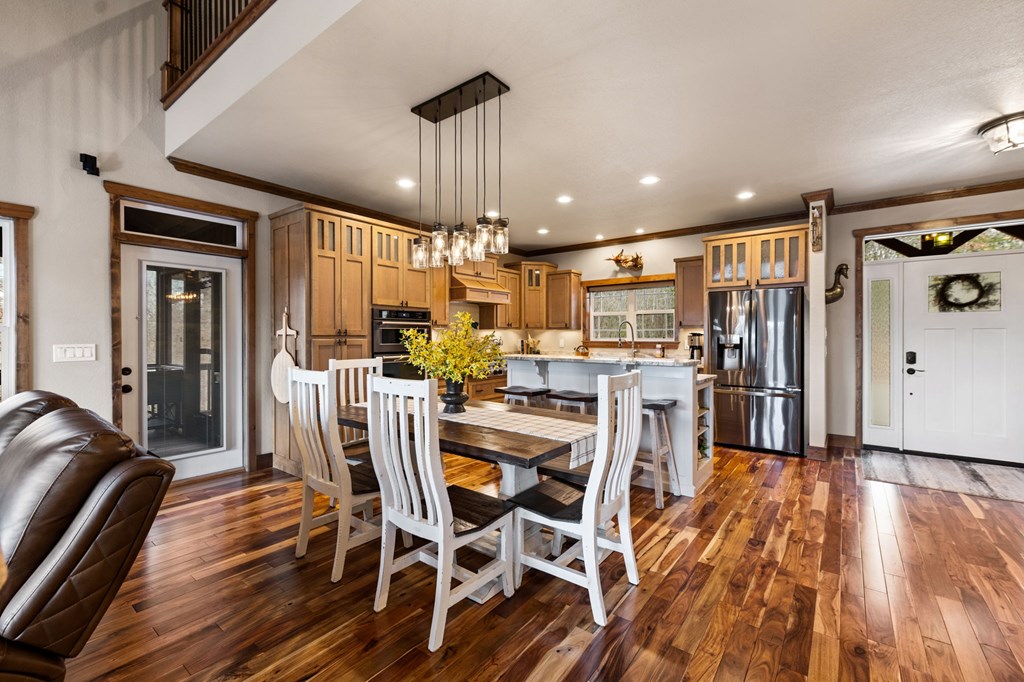 424870 Mineral Bluff Residential