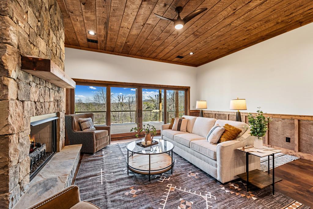 424873 Blue Ridge Residential