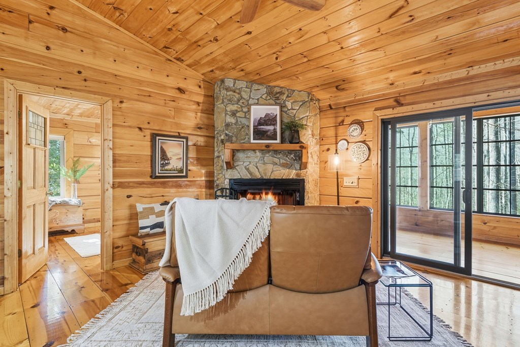 424875 Cherry Log Residential