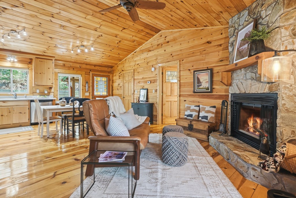 424875 Cherry Log Residential