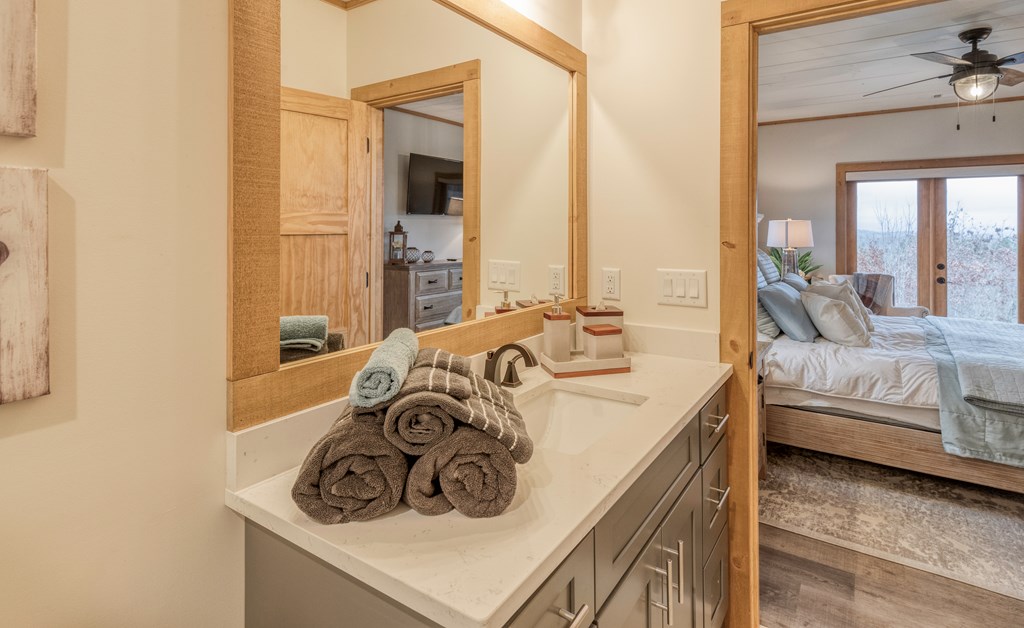 424876 Mineral Bluff Residential