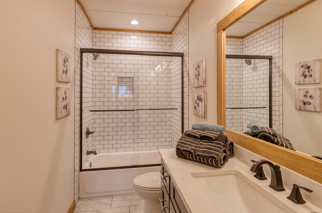 424876 Mineral Bluff Residential