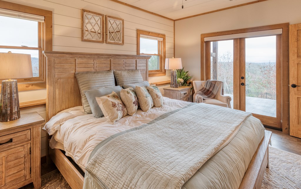 424876 Mineral Bluff Residential