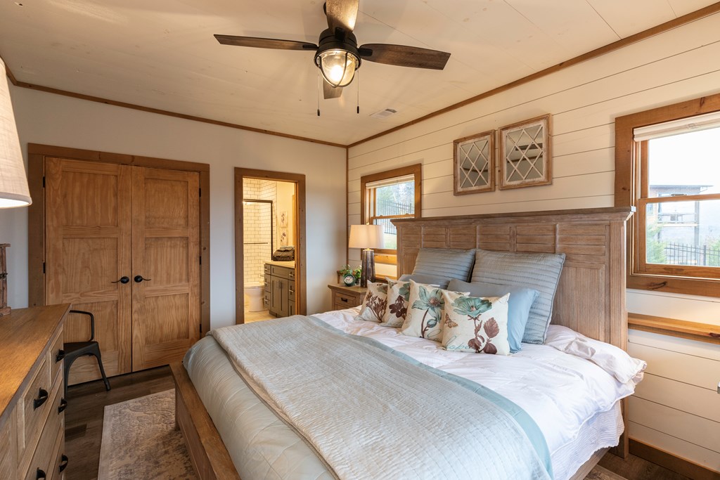 424876 Mineral Bluff Residential