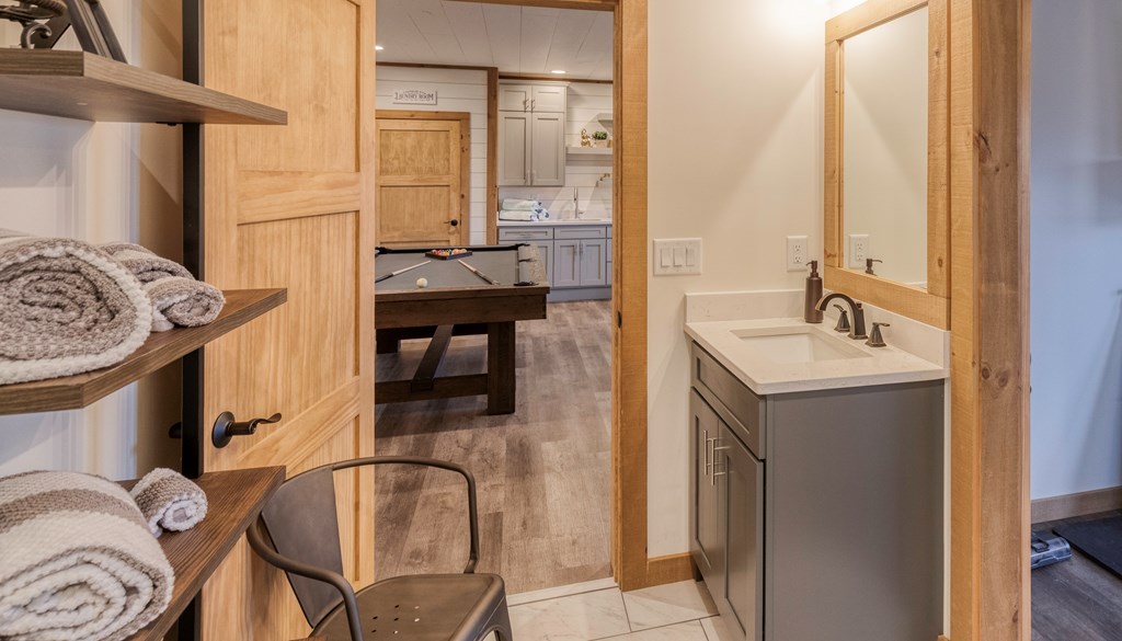 424876 Mineral Bluff Residential