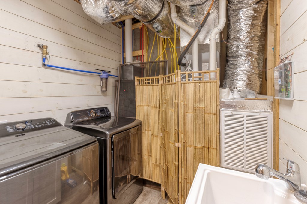 424876 Mineral Bluff Residential