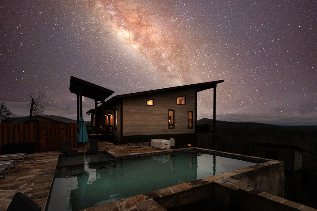 424876 Mineral Bluff Residential