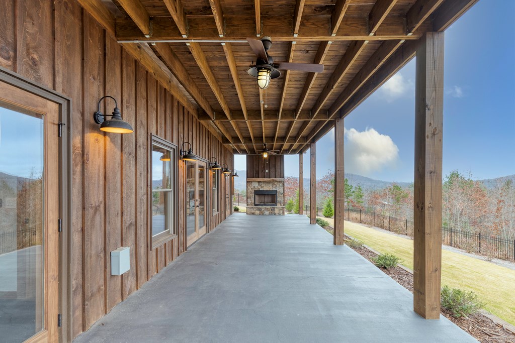 424876 Mineral Bluff Residential