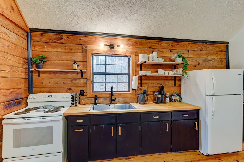 424878 Blairsville Residential