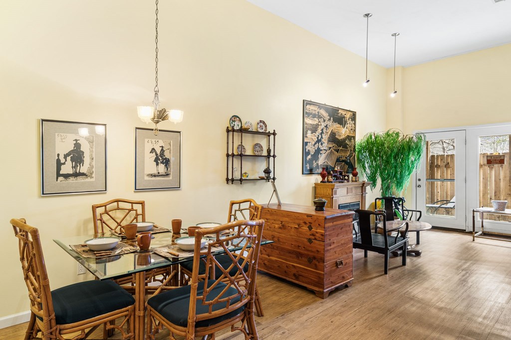 424895 Young Harris Residential