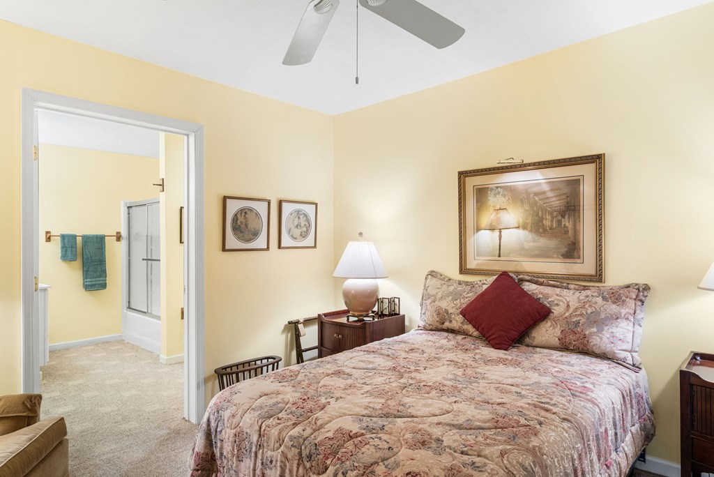 424895 Young Harris Residential