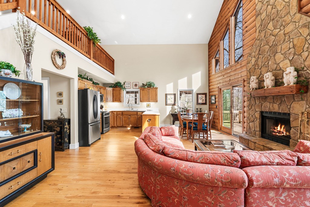 424895 Young Harris Residential