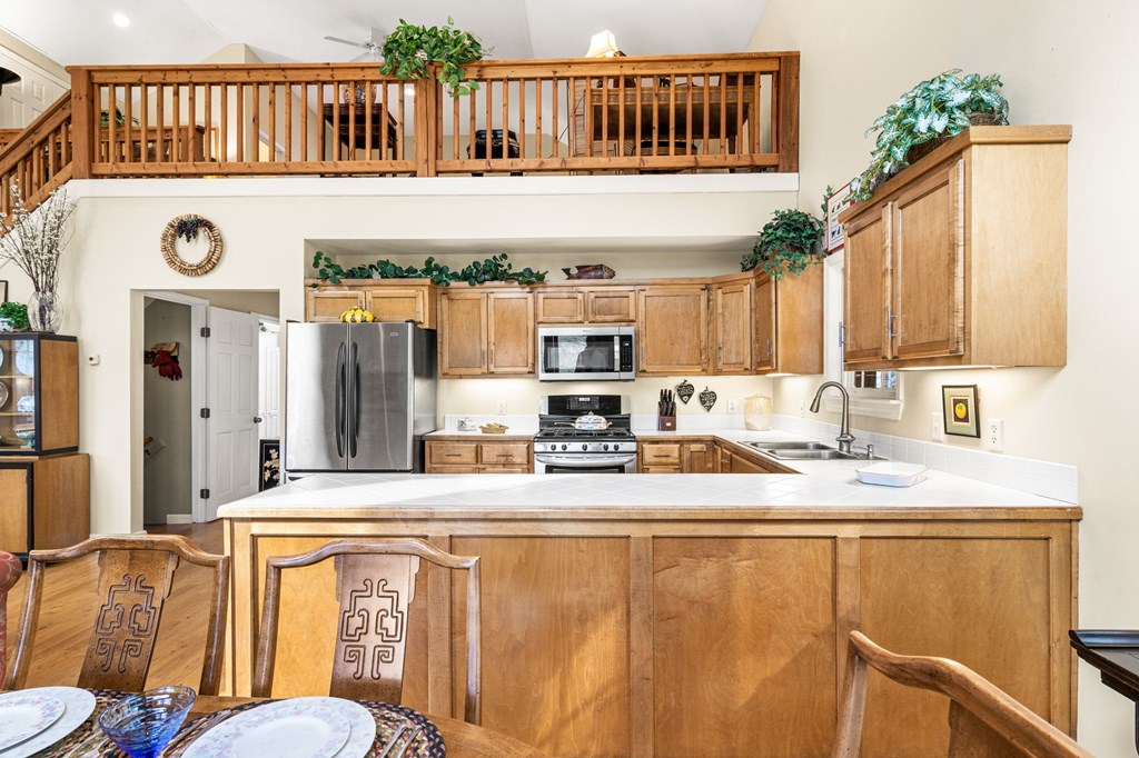 424895 Young Harris Residential