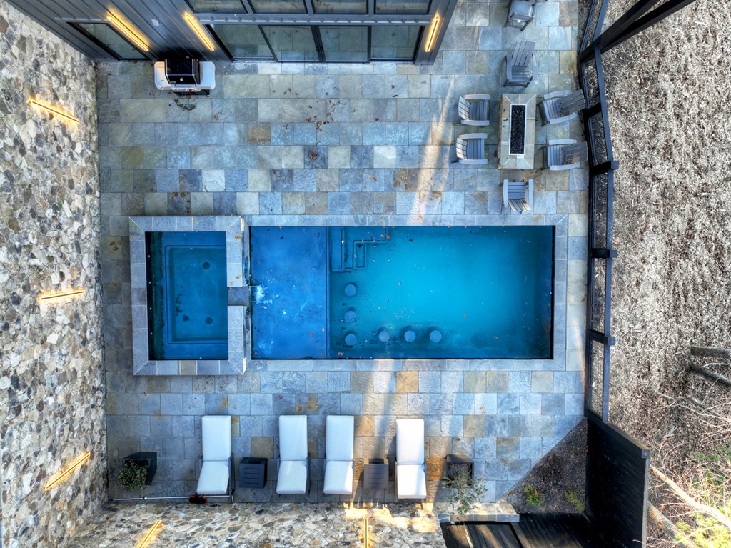 424899 Blue Ridge Residential