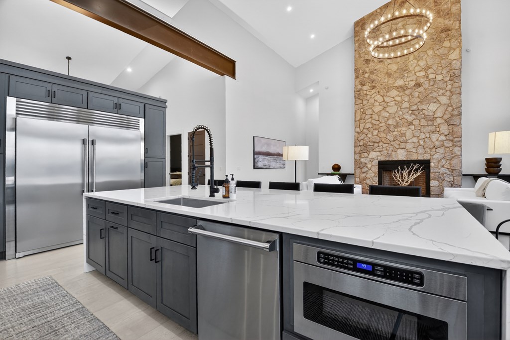 424899 Blue Ridge Residential