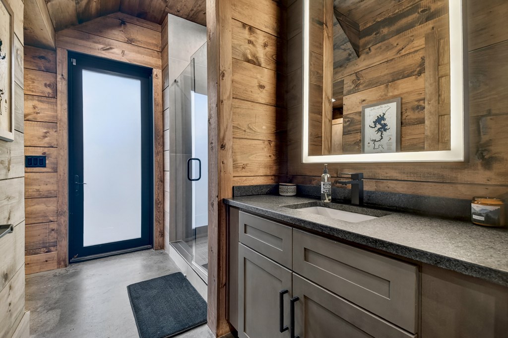 424899 Blue Ridge Residential