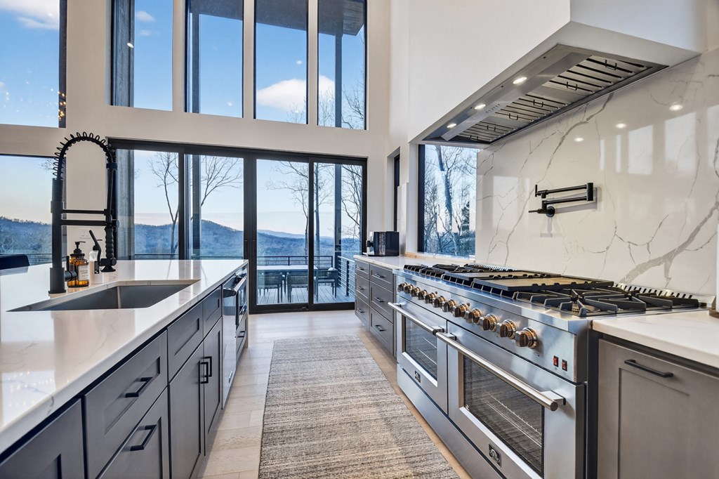 424899 Blue Ridge Residential