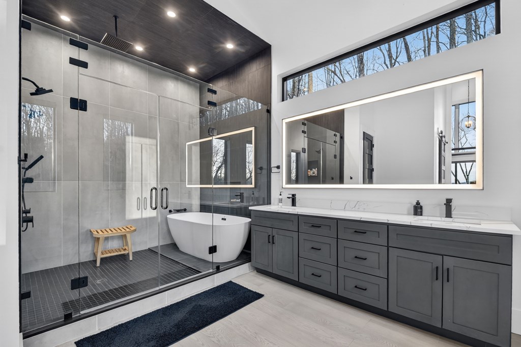 424899 Blue Ridge Residential