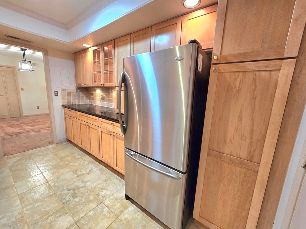 424902 Sandy Springs Condominium