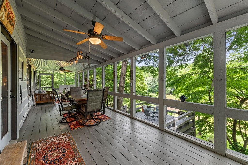 424905 Mineral Bluff Residential