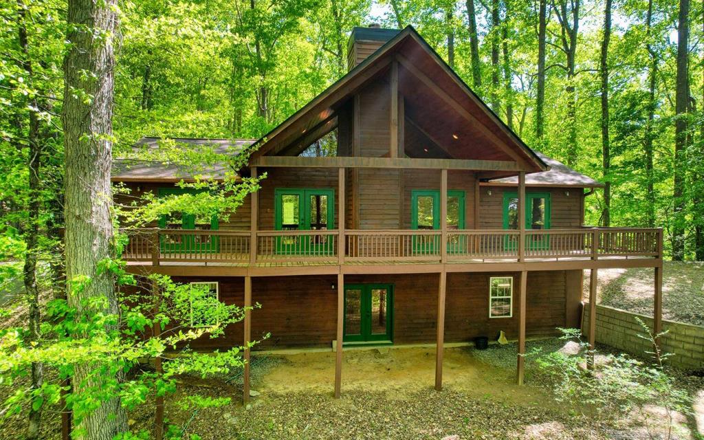 424907 Young Harris Residential