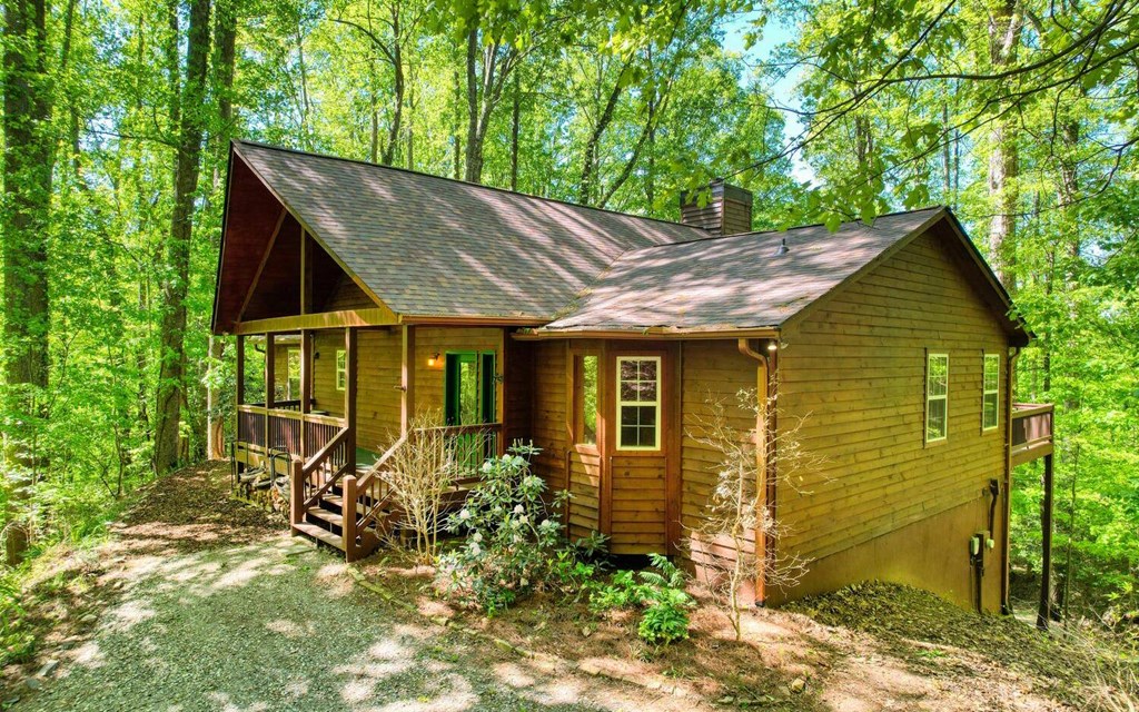 424907 Young Harris Residential