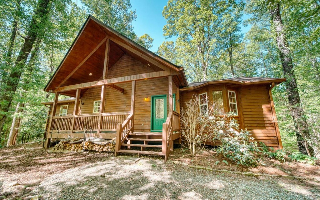 424907 Young Harris Residential