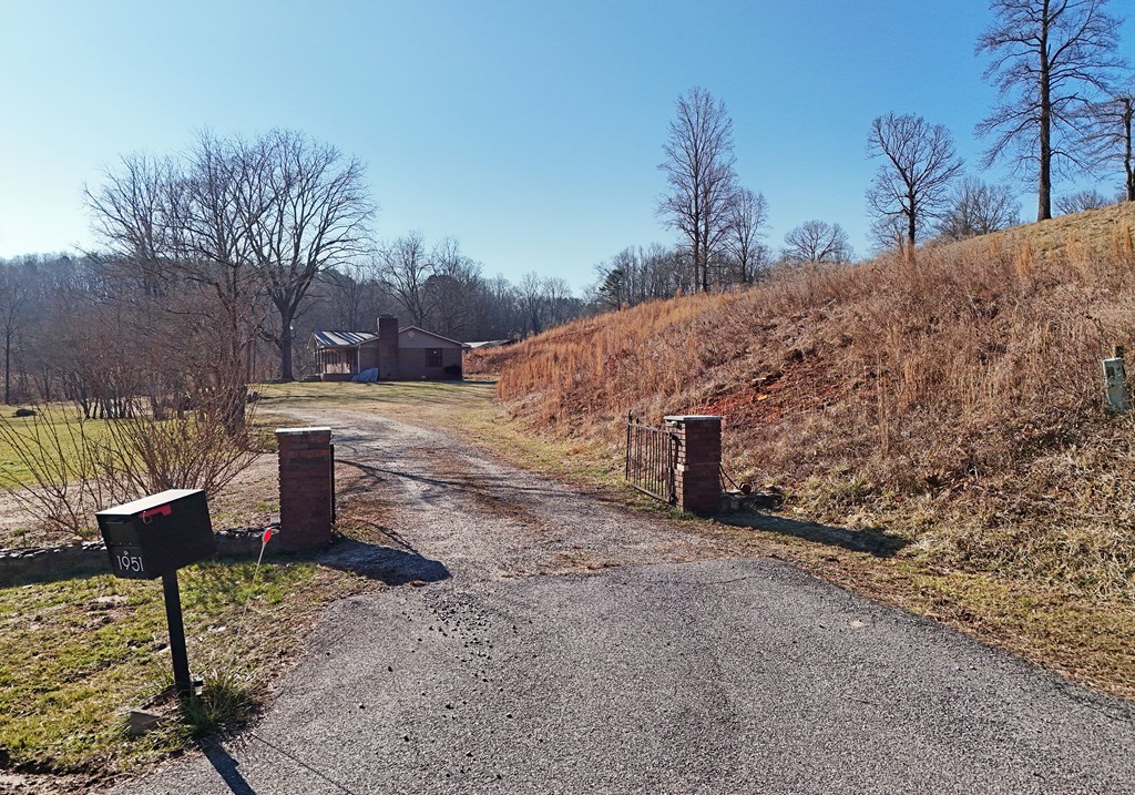 424908 Blairsville Residential