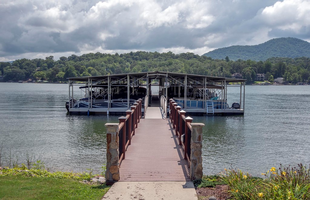 424918 Hayesville Residential