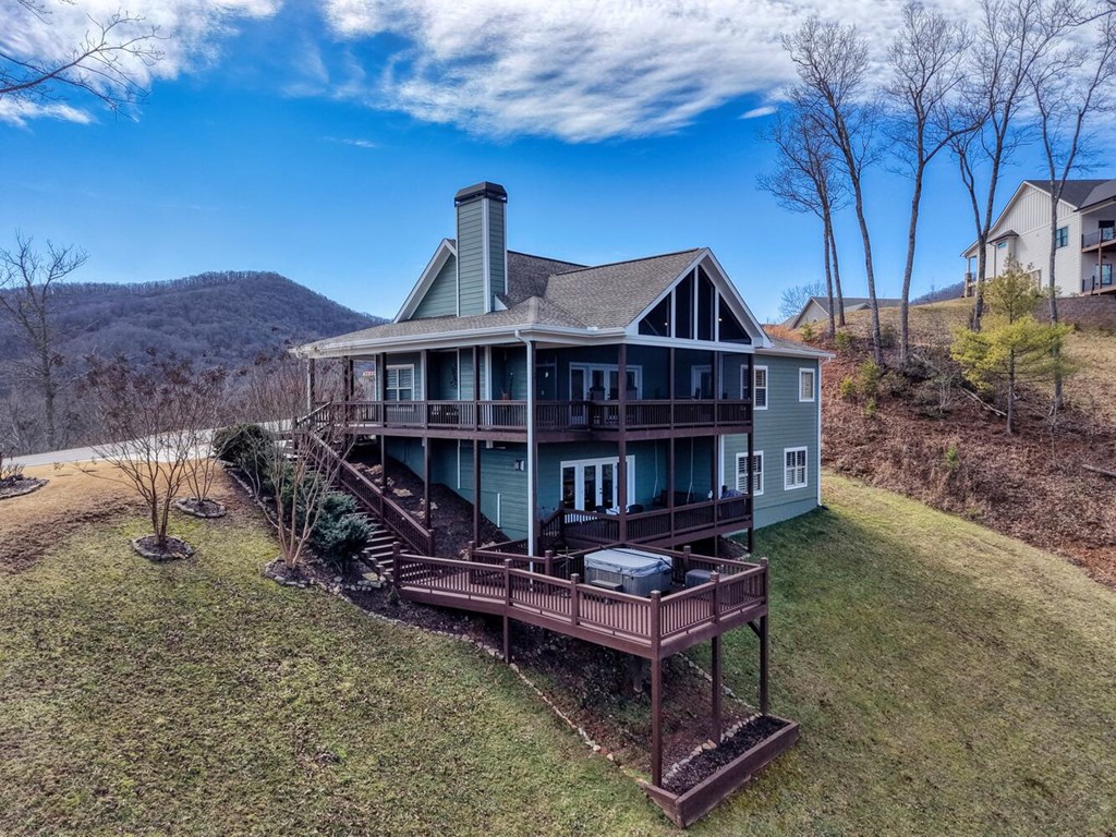 424920 Young Harris Residential