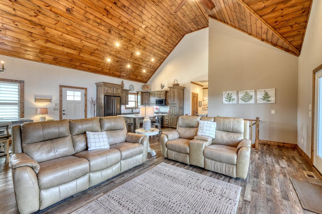 424920 Young Harris Residential