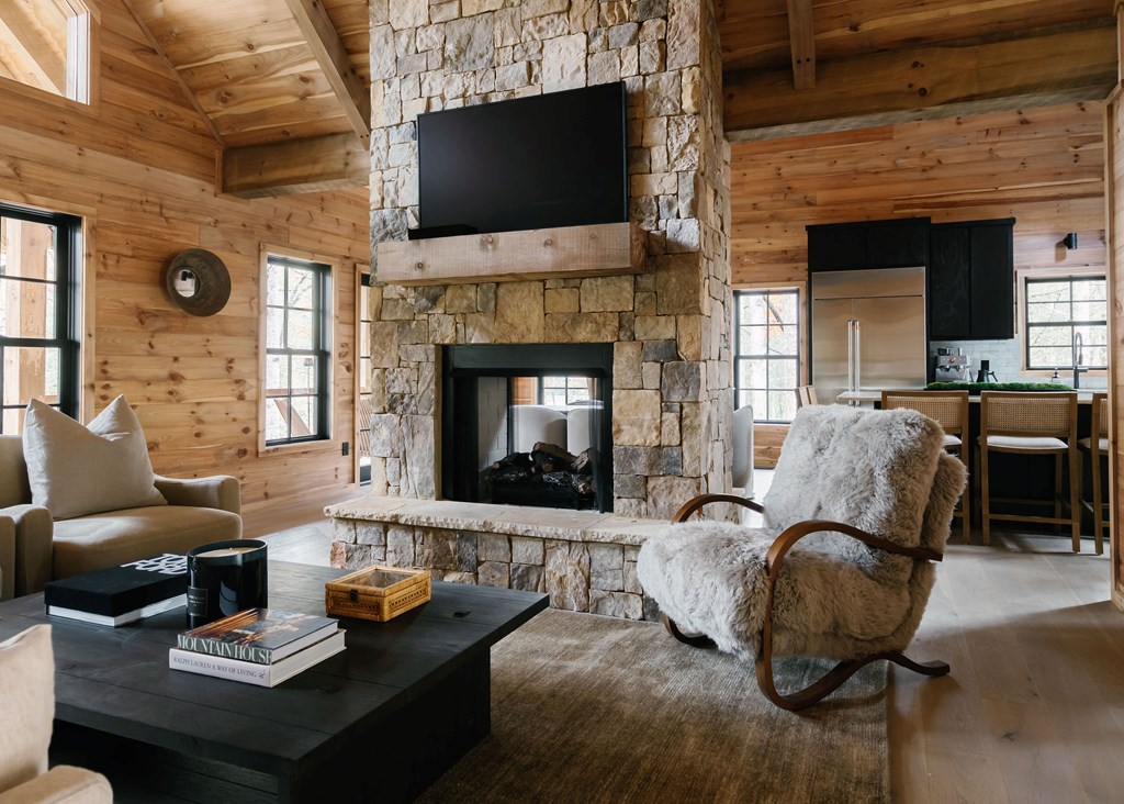 424921 Blue Ridge Residential